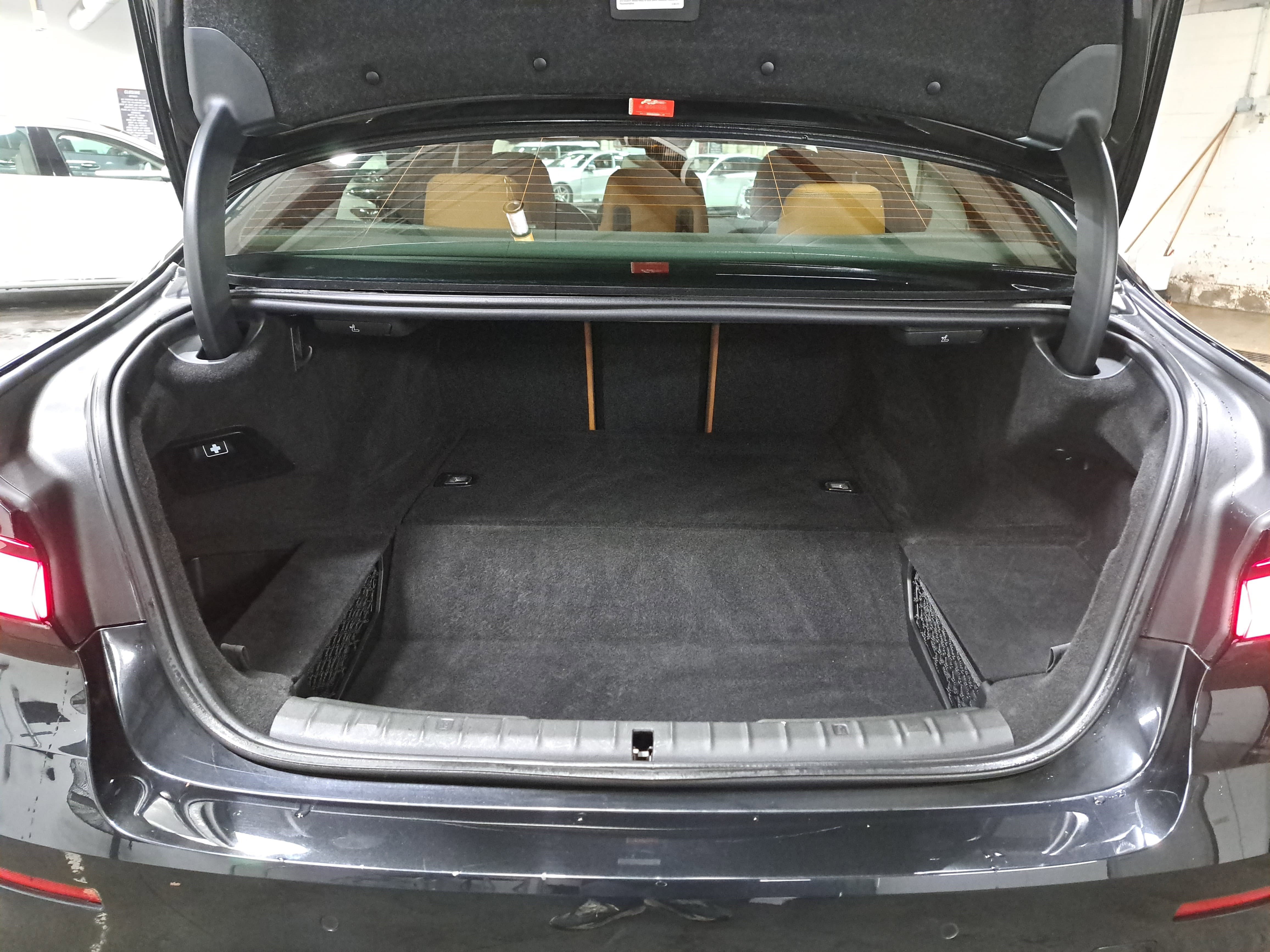 Certified 2023 BMW 530e w/ Premium Package image 14