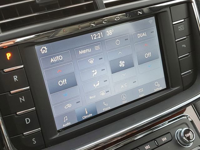 Used 2019 Lincoln Continental Select w/ Continental Climate Package image 17