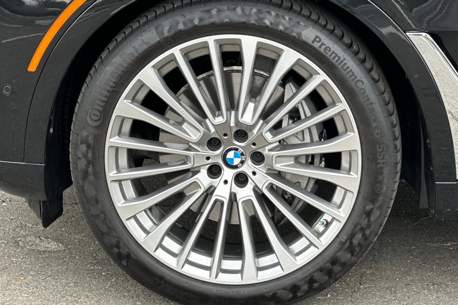 Used 2025 BMW X7 xDrive40i w/ Premium Package image 37