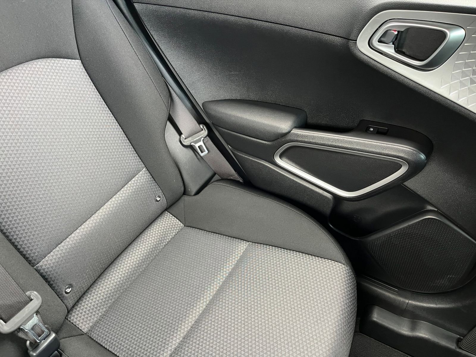 Used 2025 Kia Soul LX w/ LX Technology Package image 35