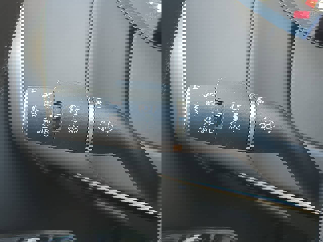 New 2025 Land Rover Range Rover Long Wheelbase Autobiography image 28