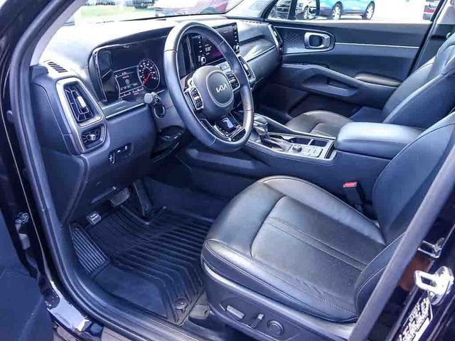 Used 2023 Kia Sorento S w/ Panoramic Sunroof Package FWD image 12