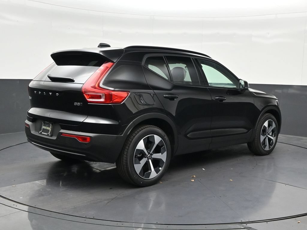 New 2026 Volvo XC40 B5 Plus w/ Protection Package Premier AWD/4WD image 5
