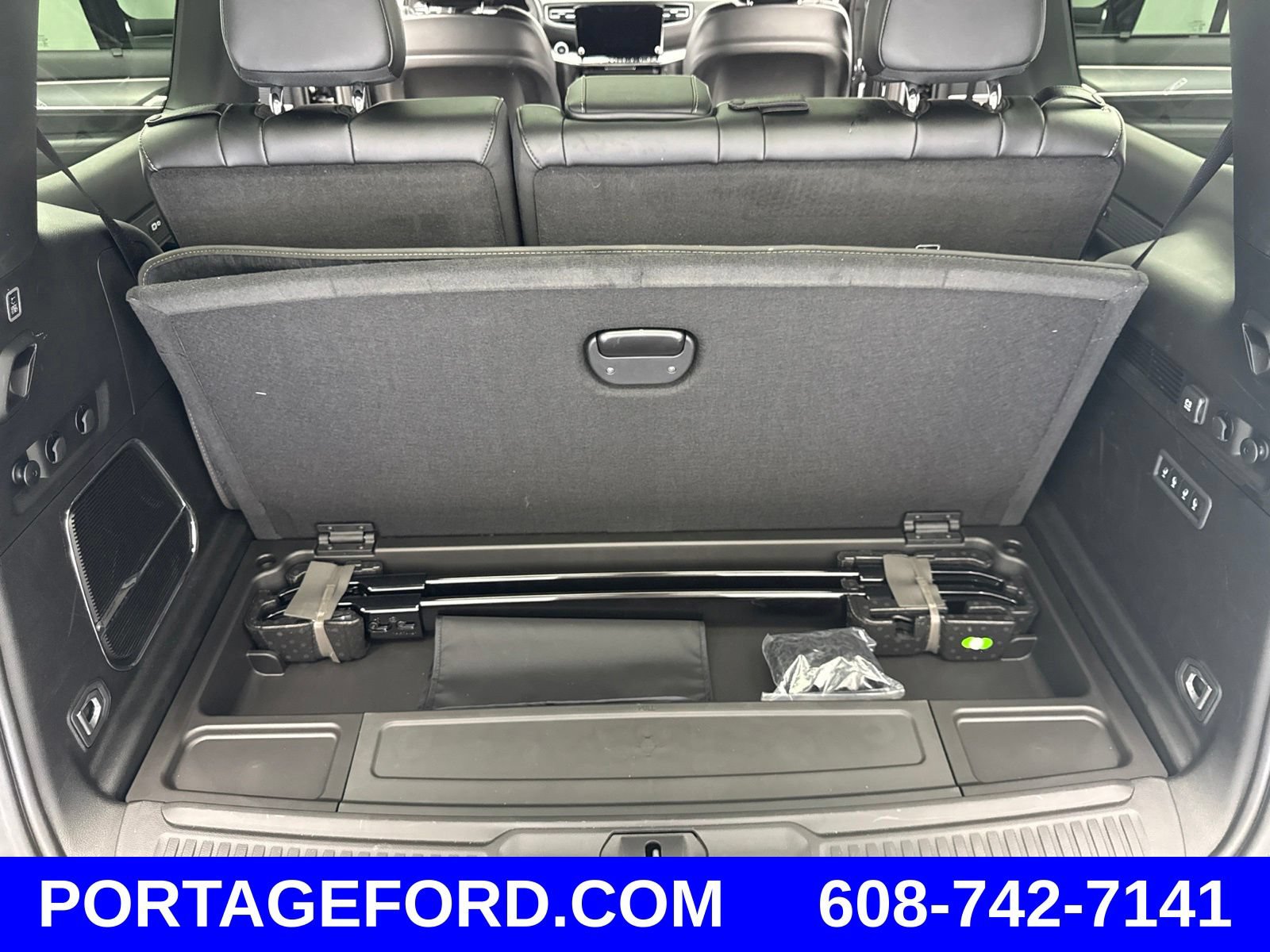 Used 2024 Jeep Wagoneer Series II w/ Convenience Group I AWD/4WD image 53