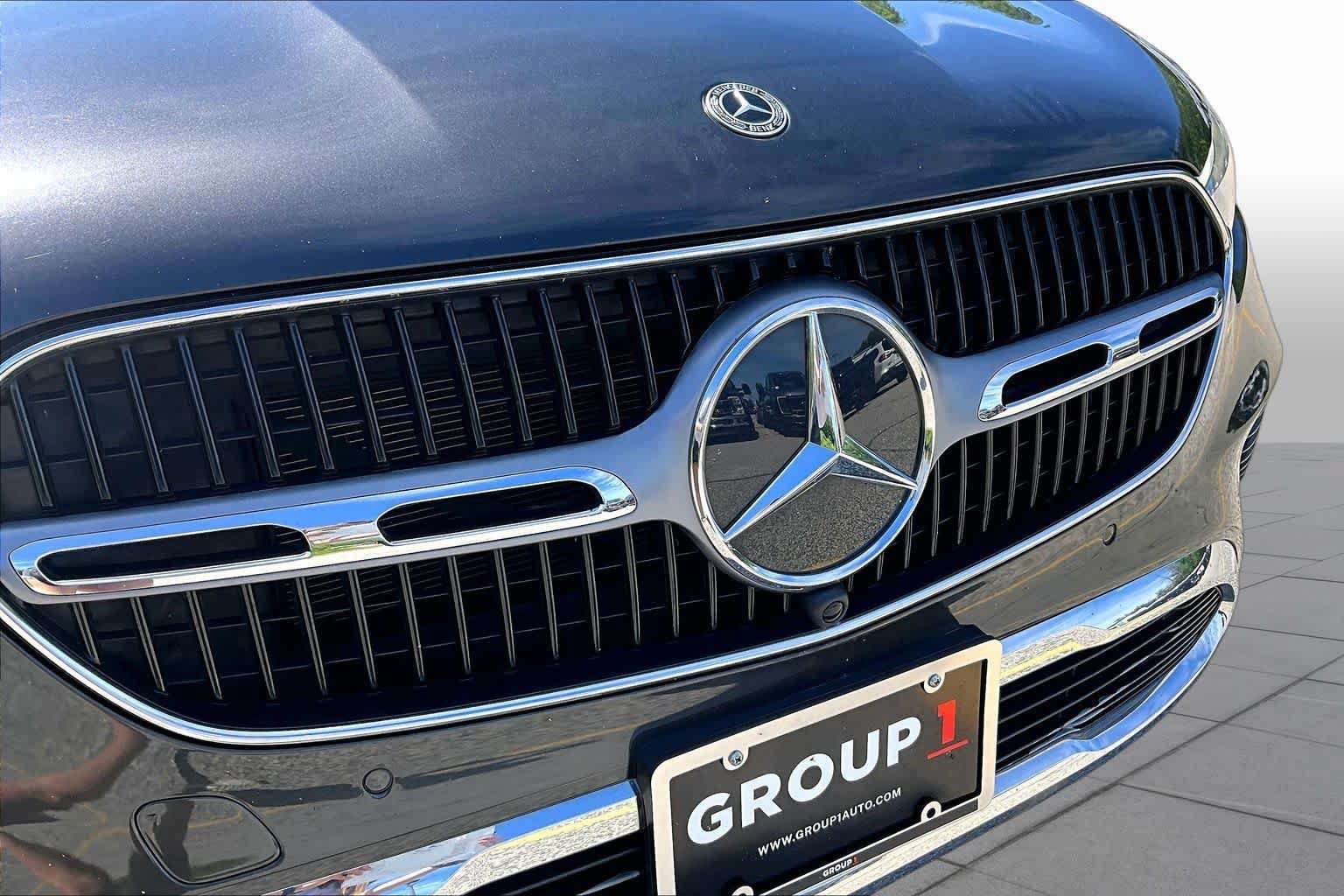 Used 2024 Mercedes-Benz GLC 300 4MATIC image 32