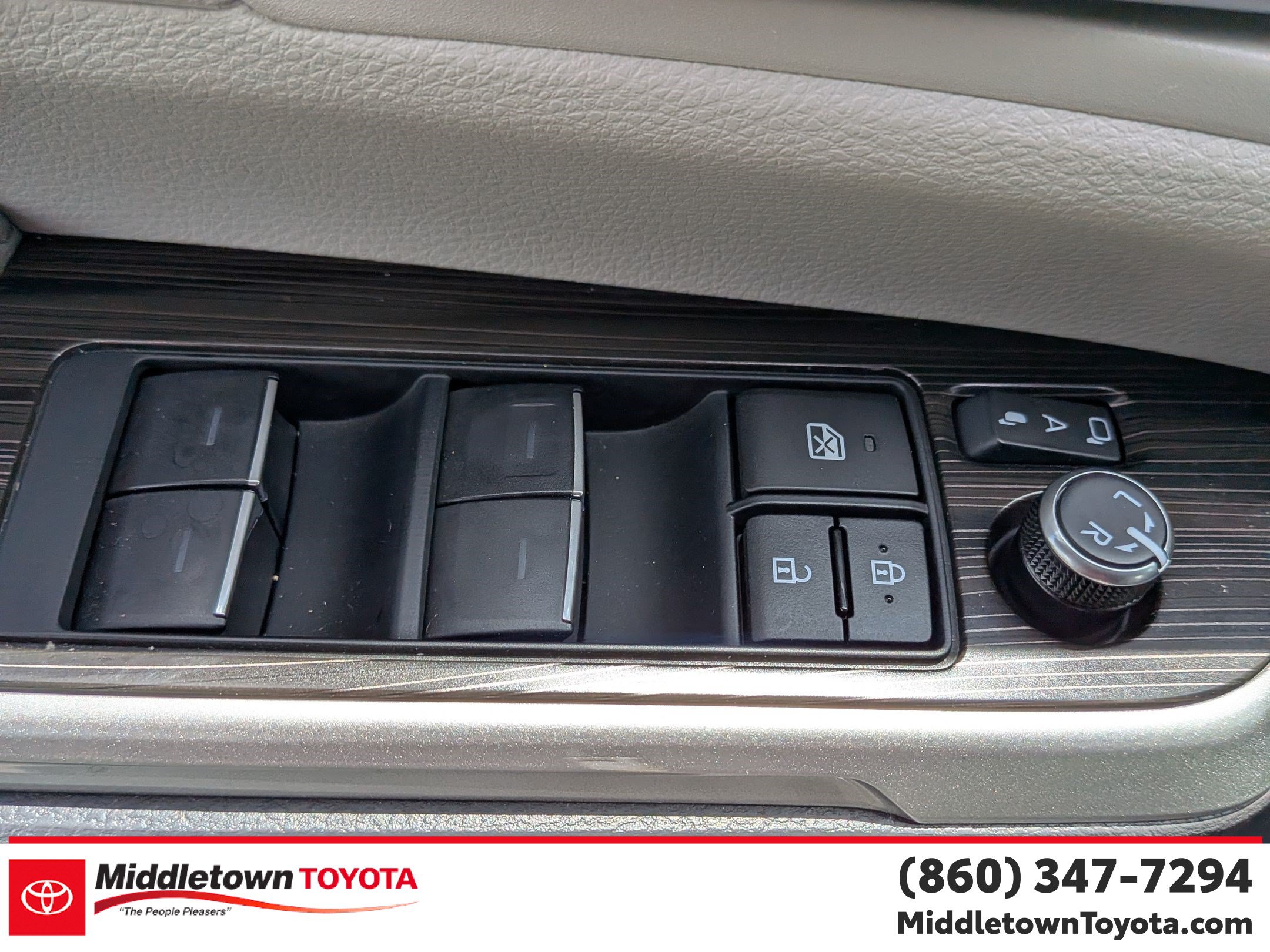 Certified 2024 Toyota Sienna Limited AWD/4WD image 12