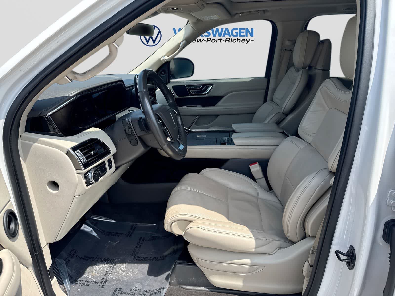 Used 2018 Lincoln Navigator Reserve w/ Technology Package AWD/4WD image 23