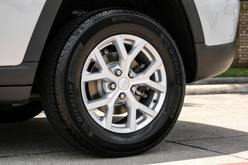 Used 2023 Jeep Grand Cherokee Limited AWD/4WD image 69