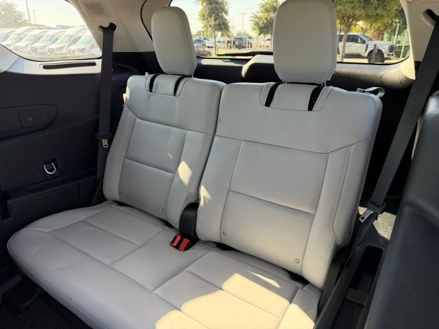 Used 2026 Ford Explorer Platinum w/ LUX Leather Package AWD/4WD image 24