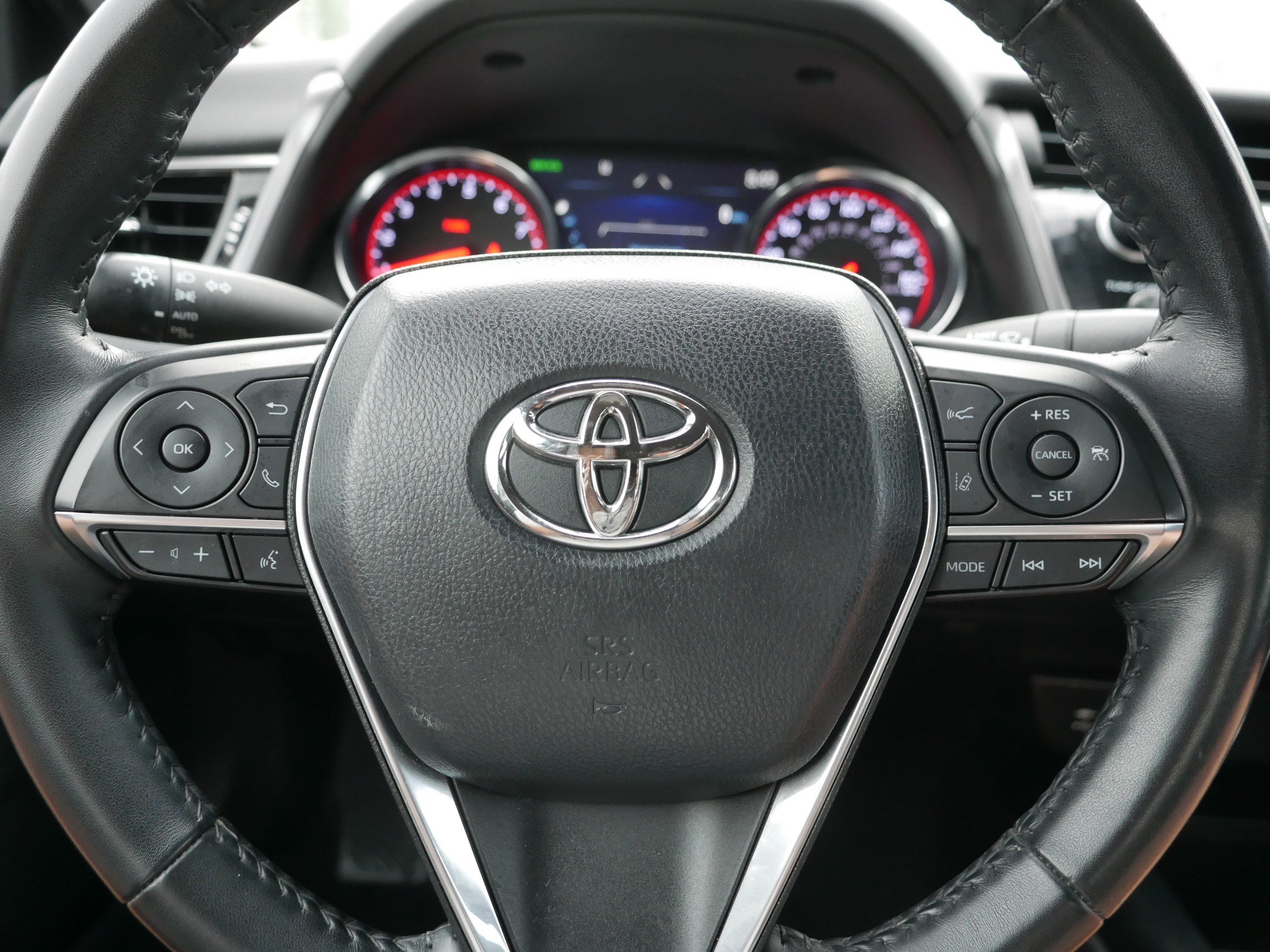 Used 2019 Toyota Camry XSE FWD image 25