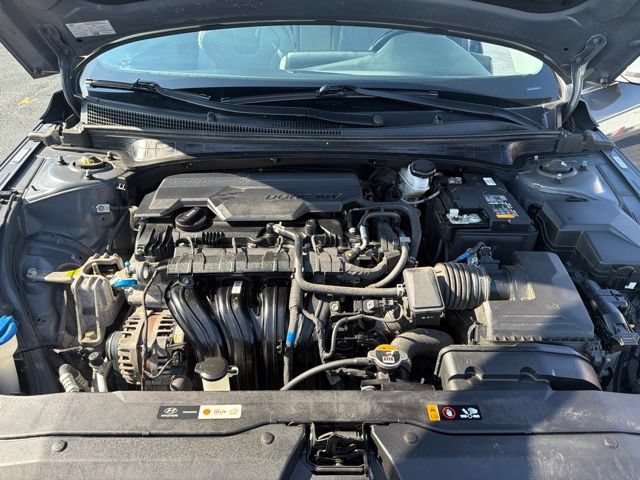 Used 2025 Hyundai Elantra Limited FWD image 21