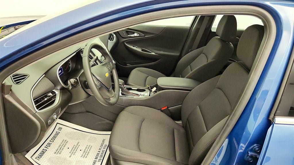Used 2024 Chevrolet Malibu RS FWD image 12