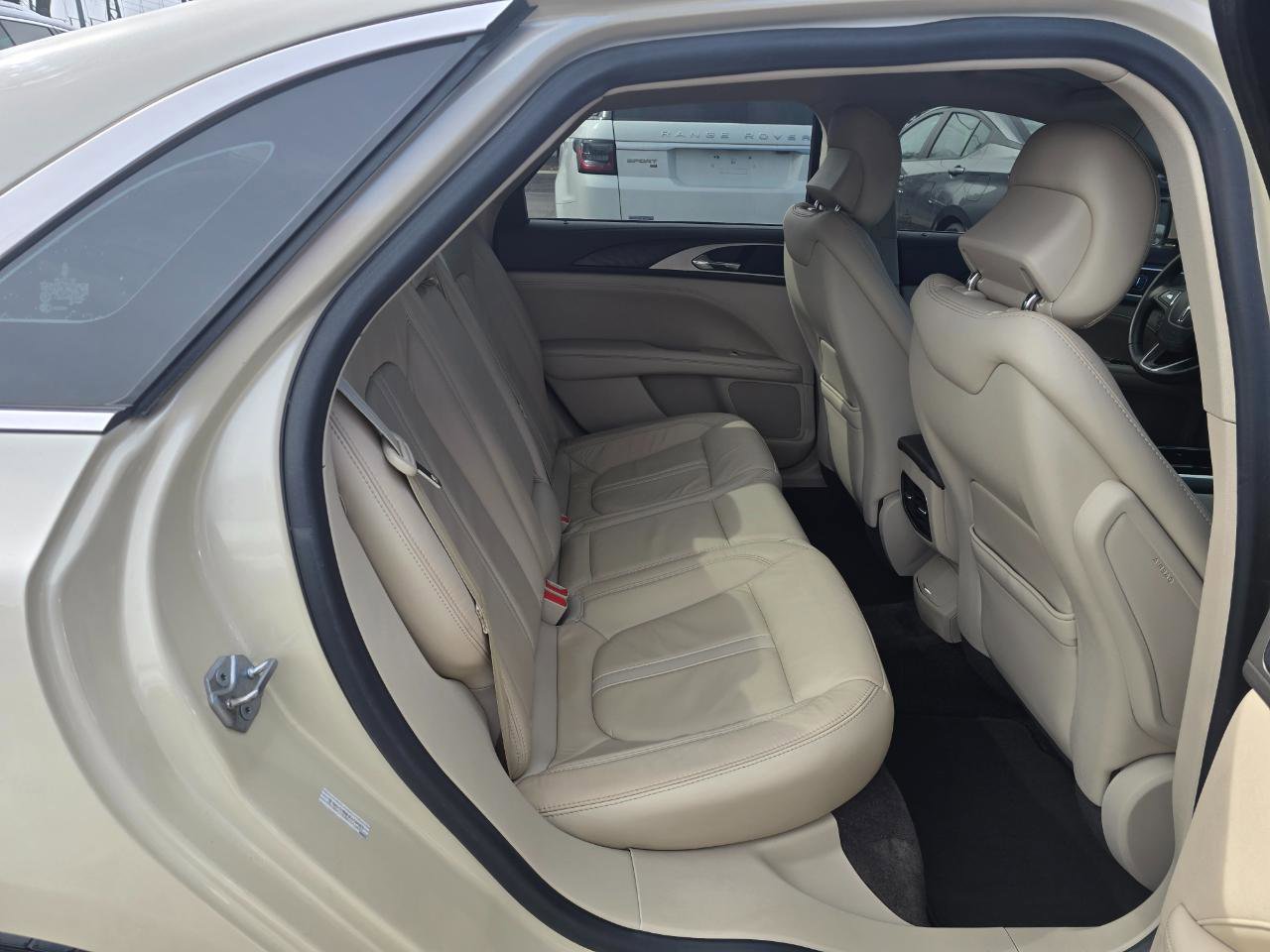 Used 2018 Lincoln MKZ Select w/ Select Plus Package AWD/4WD image 16