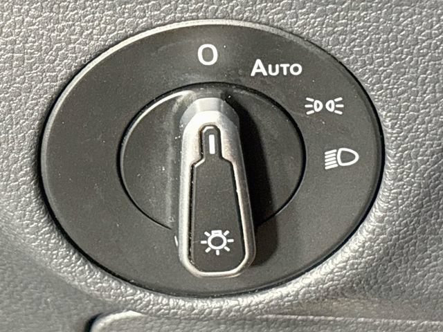 Certified 2024 Volkswagen Jetta SE FWD image 11