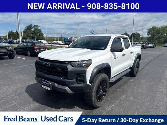 Used 2023 Chevrolet Colorado Trail Boss w/ LPO, Dark Essentials Package AWD/4WD image 3