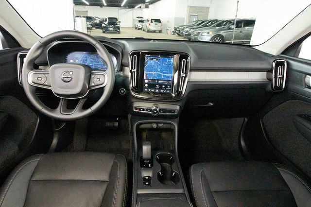 Certified 2025 Volvo XC40 B5 Core w/ Protection Package Premier image 5