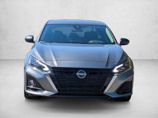 Used 2024 Nissan Altima 2.5 SV image 2