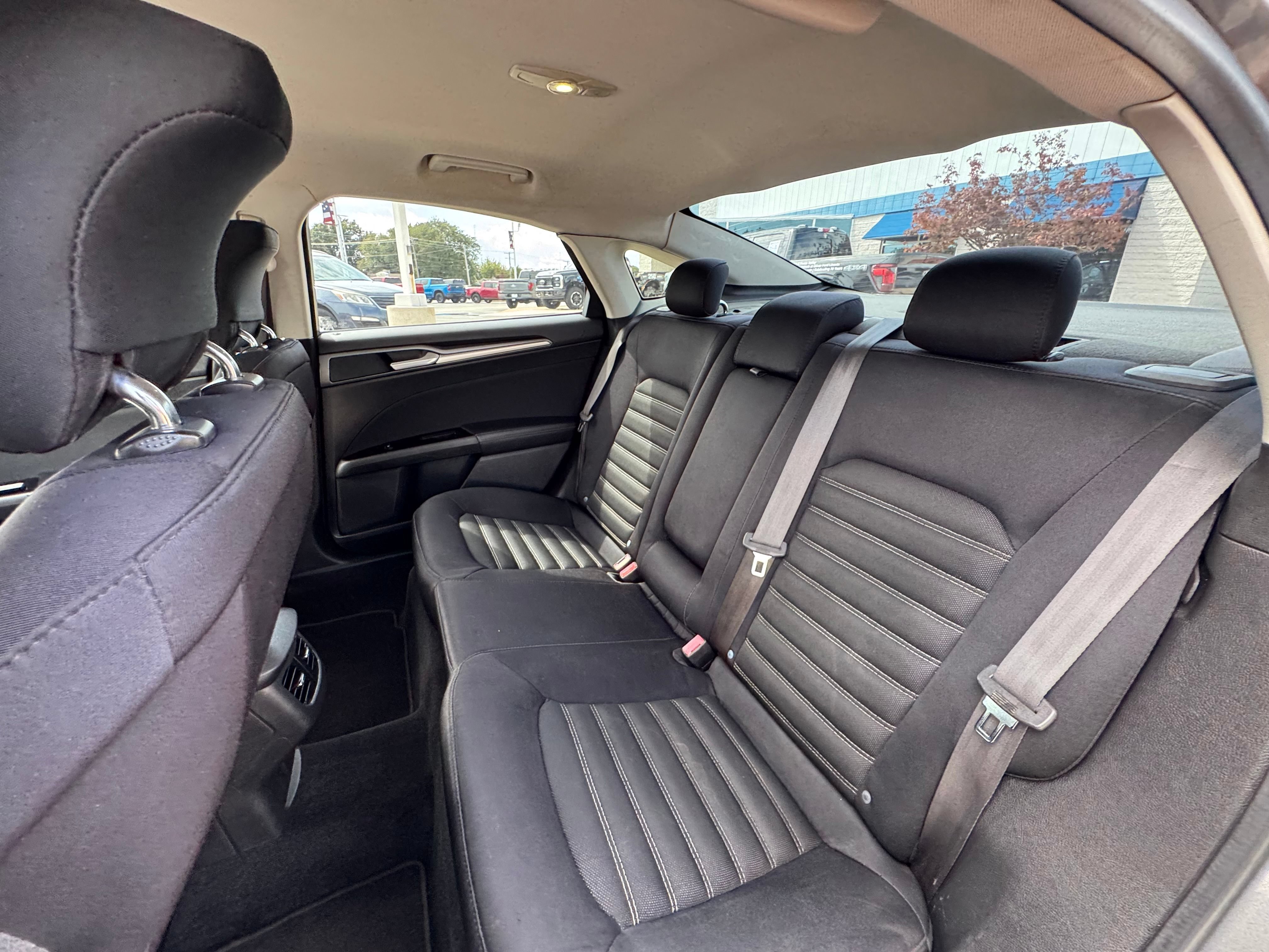 Used 2014 Ford Fusion SE FWD image 21