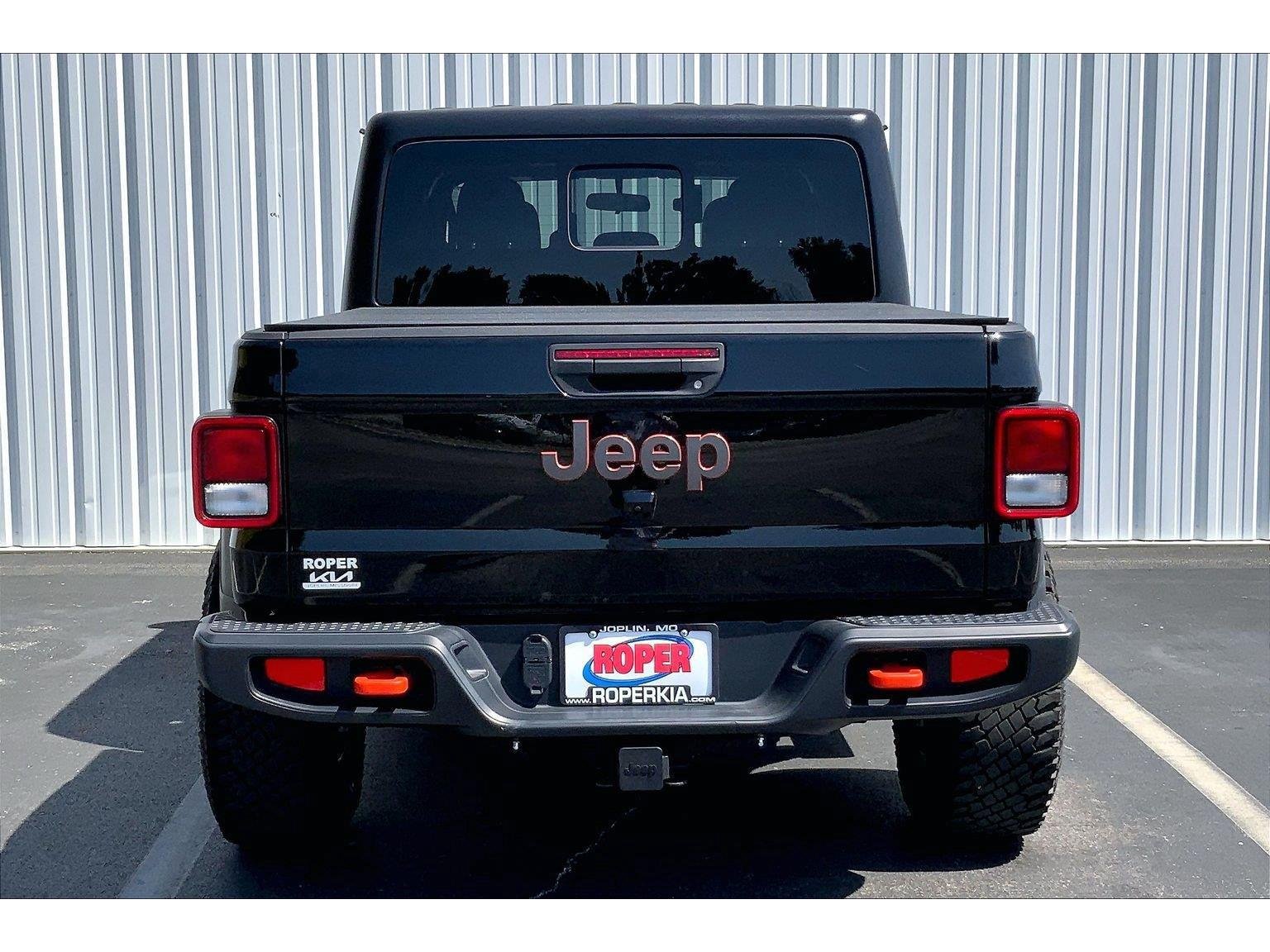 Used 2021 Jeep Gladiator Mojave w/ Cold Weather Group AWD/4WD image 4