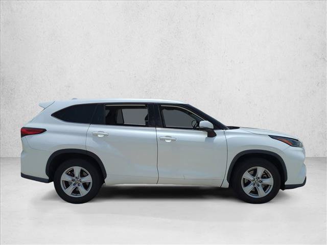 Used 2021 Toyota Highlander L FWD image 4