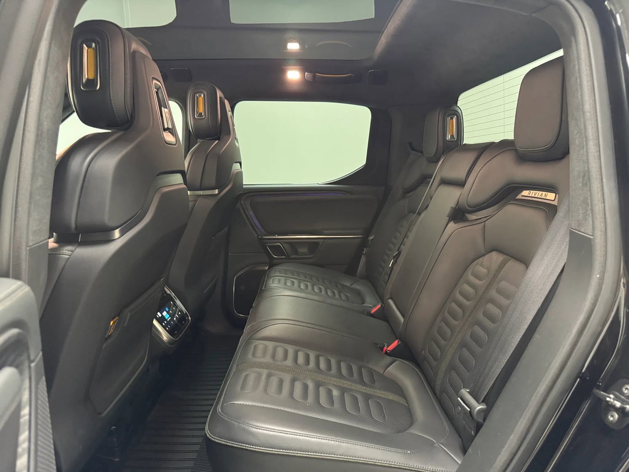 Used 2023 Rivian R1T Adventure image 15