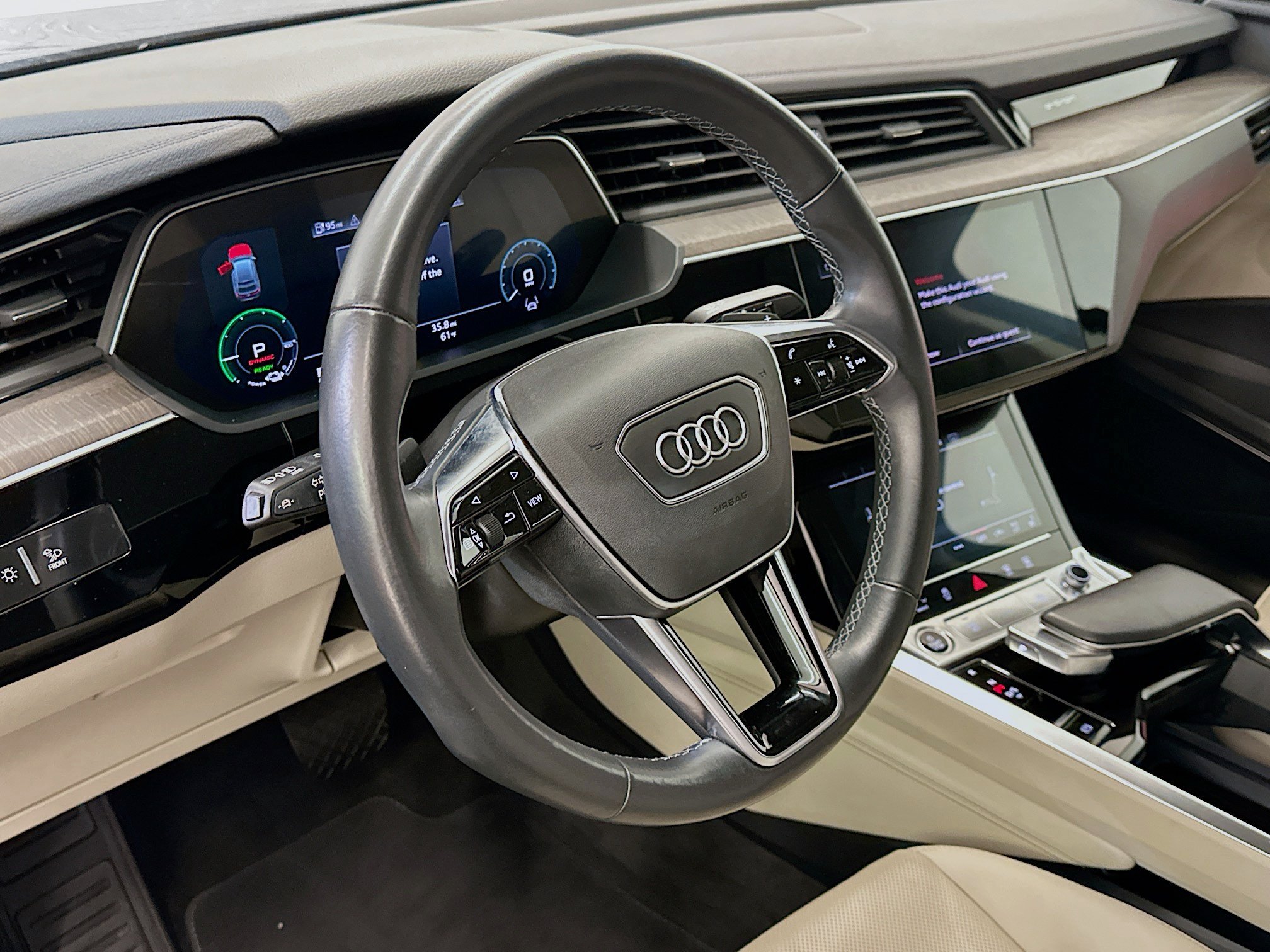Used 2022 Audi e-tron Premium Plus w/ Premium Plus Package AWD/4WD image 18