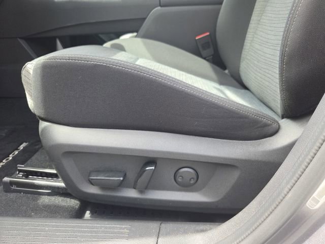 Used 2023 Nissan Rogue SV FWD image 10