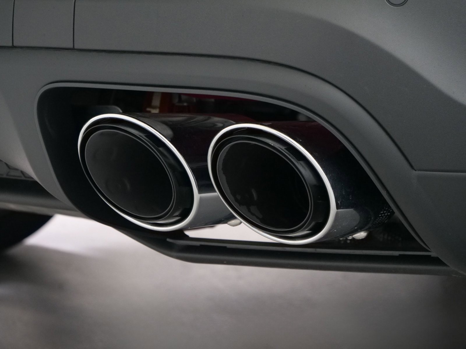 Used 2024 Porsche Cayenne Coupe image 20