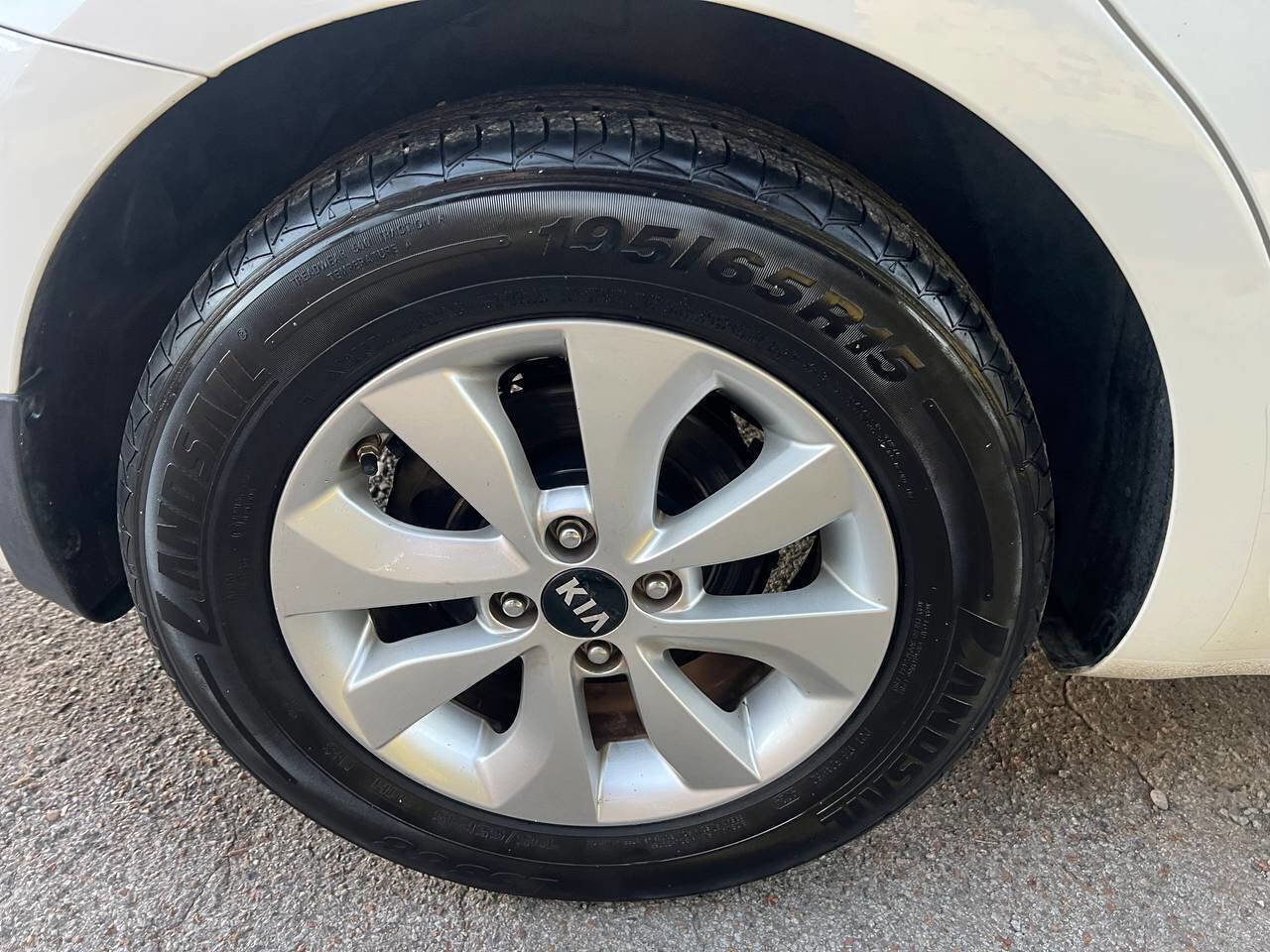 Used 2016 Kia Rio EX image 28