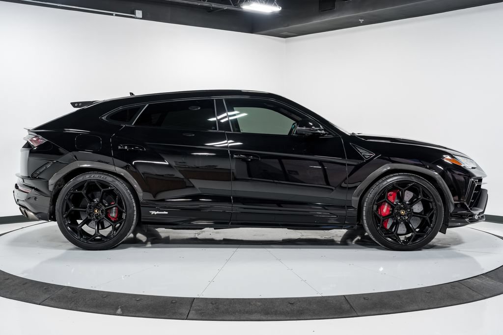 Used 2023 Lamborghini Urus Performante AWD/4WD image 2