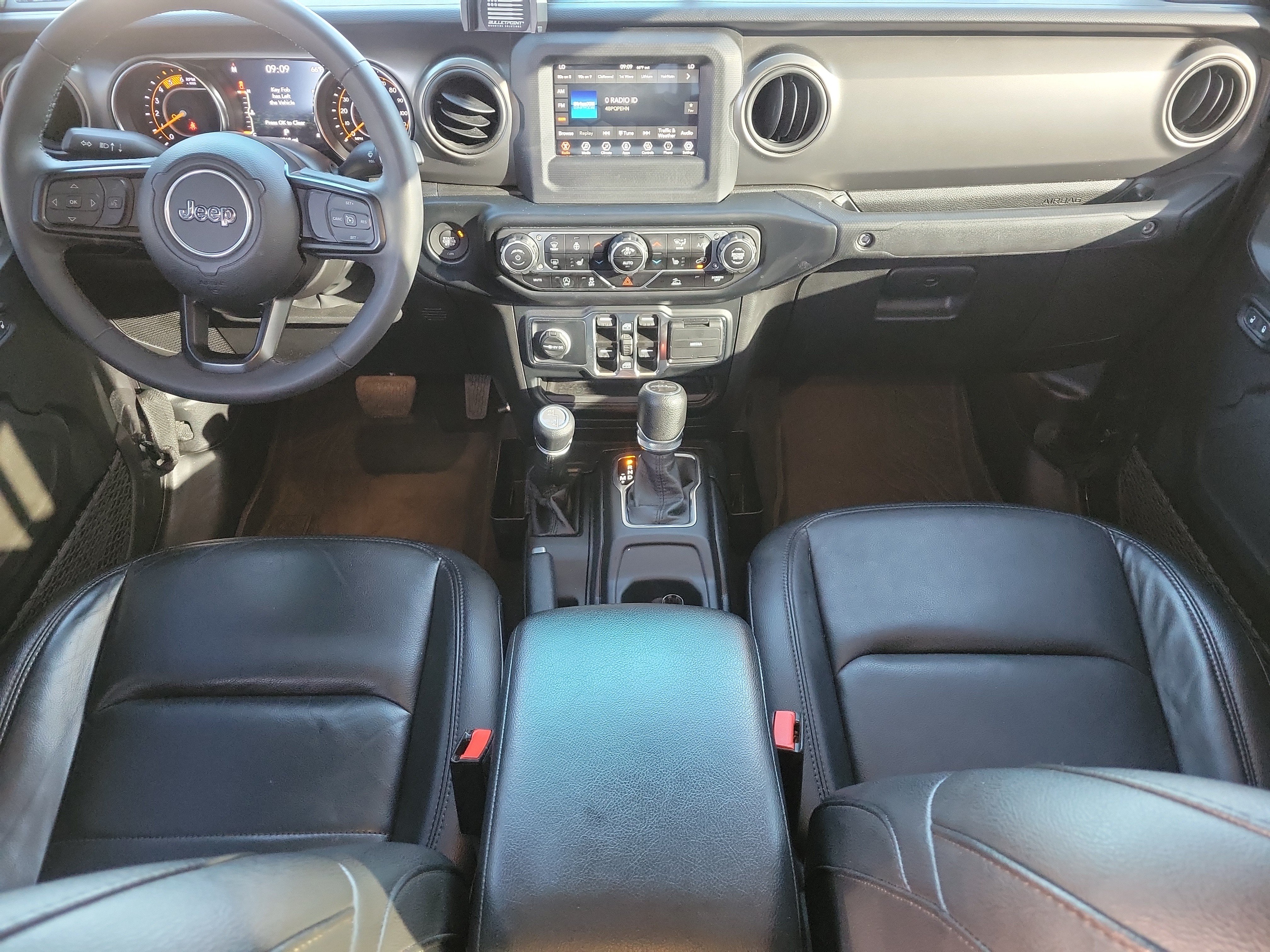 Used 2023 Jeep Gladiator Sport AWD/4WD image 19
