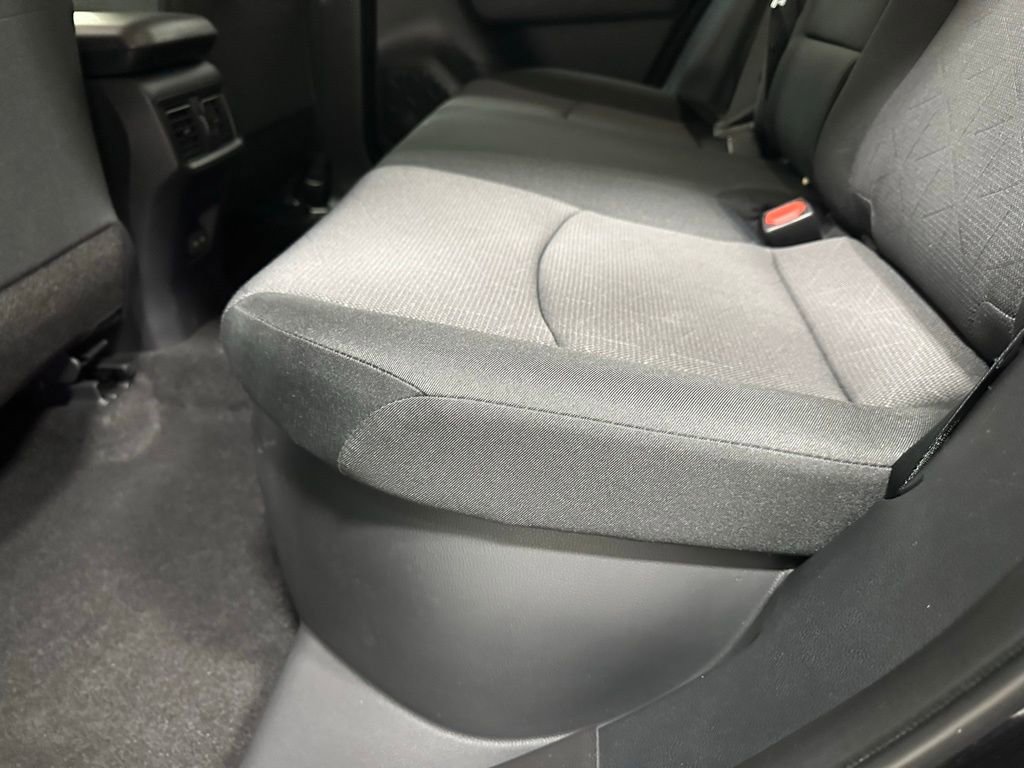 Used 2025 Toyota RAV4 XLE image 32