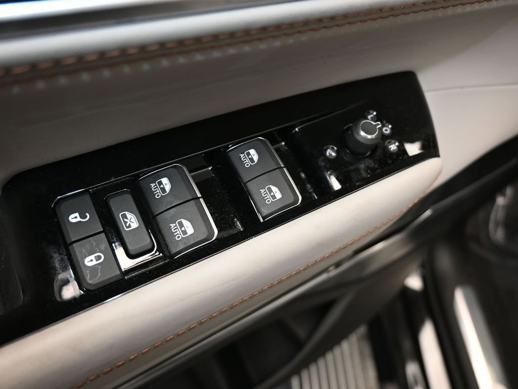 Used 2024 Jeep Grand Wagoneer L 4WD image 13