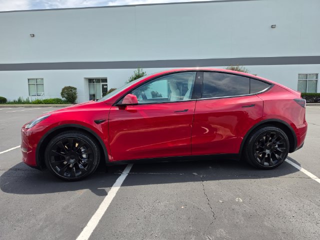 Used 2022 Tesla Model Y Long Range AWD/4WD image 14