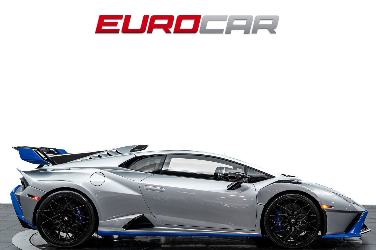 Used 2023 Lamborghini Huracan STO image 6