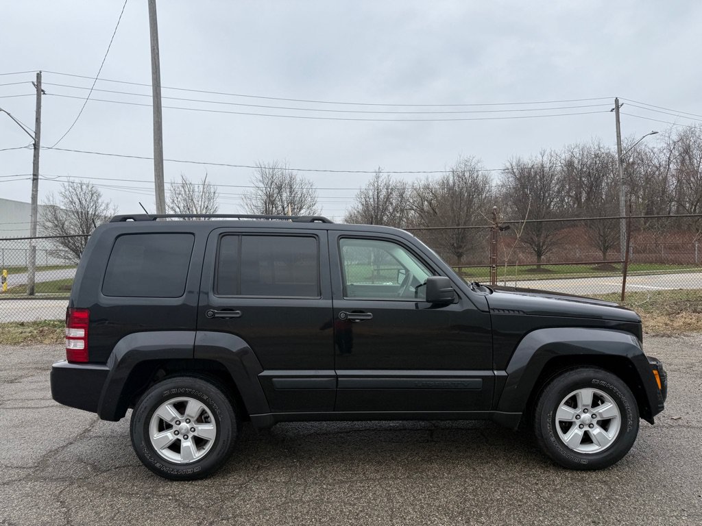 Used 2010 Jeep Liberty Sport w/ Popular Equipment Group AWD/4WD image 6