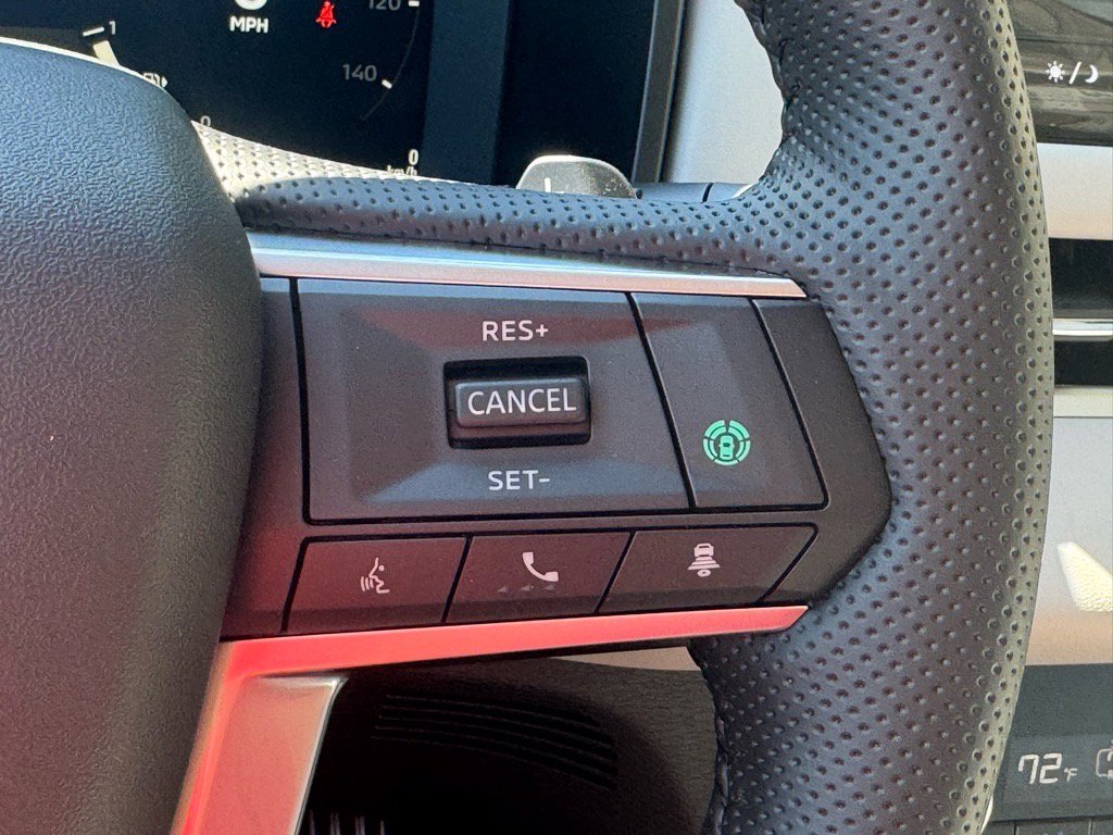 Used 2025 Mitsubishi Outlander AWD image 29