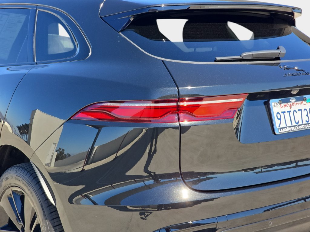 Certified 2025 Jaguar F-PACE R-Dynamic S AWD/4WD image 35