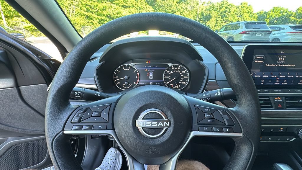 Used 2025 Nissan Altima 2.5 SV FWD image 16