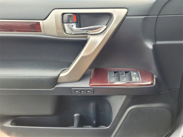 Used 2016 Lexus GX 460 Luxury w/ Preferred Accessory Package image 24