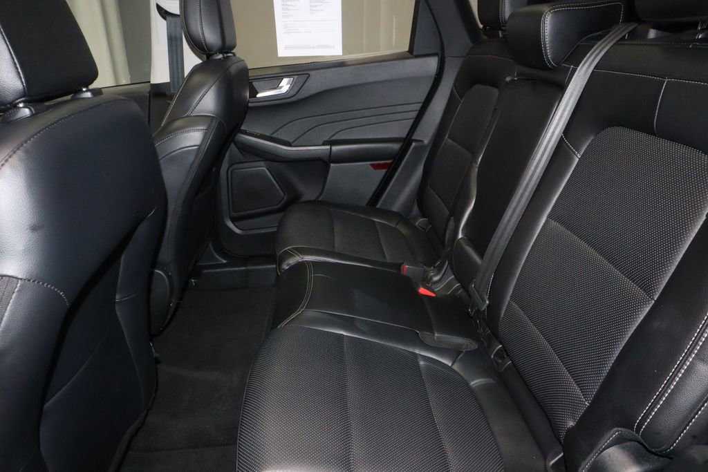 Certified 2022 Ford Escape Titanium image 23