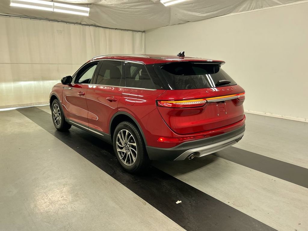 Used 2022 Lincoln Corsair Standard w/ Equipment Group 101A image 7