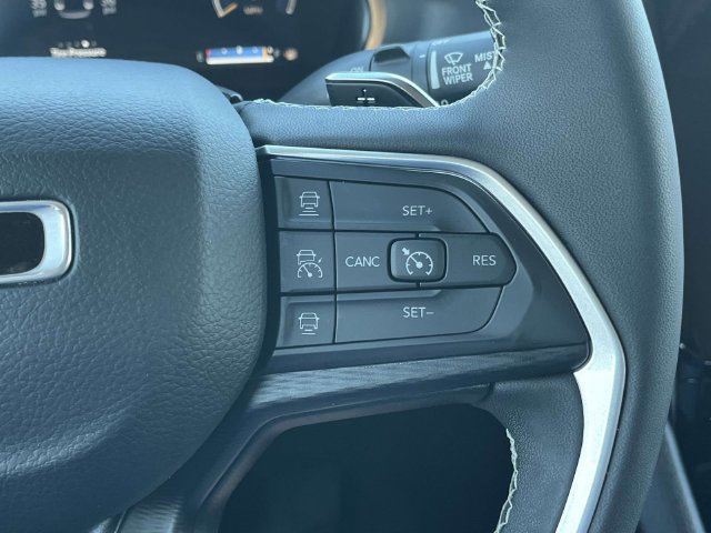 Used 2023 Jeep Grand Cherokee L Laredo w/ Luxury Tech Group I AWD/4WD image 29