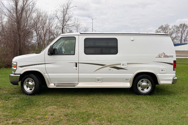 Used 2010 Ford E-150 and Econoline 150 RWD image 2