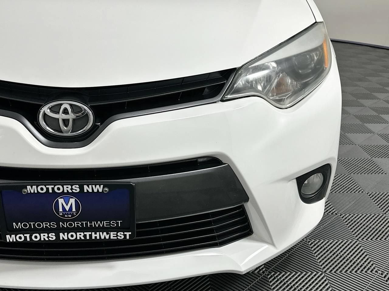 Used 2016 Toyota Corolla LE FWD image 5