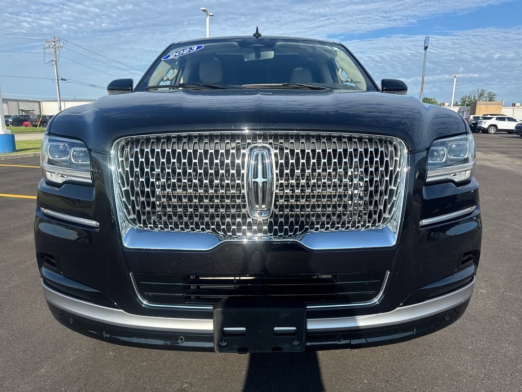Used 2023 Lincoln Navigator Reserve AWD/4WD image 9