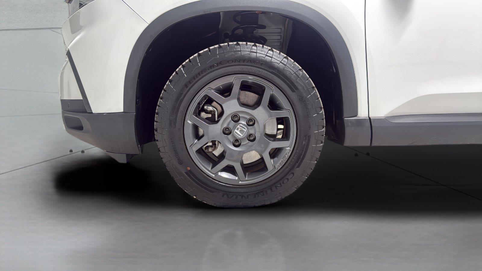 Used 2025 Honda Pilot TrailSport image 31