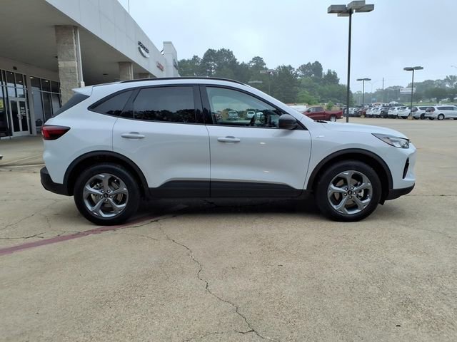 Used 2025 Ford Escape ST-Line AWD/4WD image 2