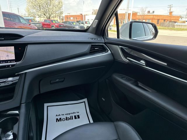 Certified 2025 Cadillac XT5 Premium Luxury w/ Technology Package AWD/4WD image 33