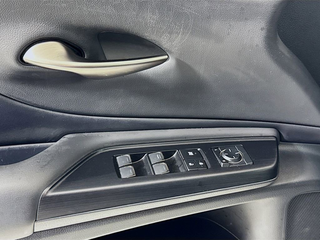 Used 2021 Lexus ES 300h w/ Accessory Package 2 image 15